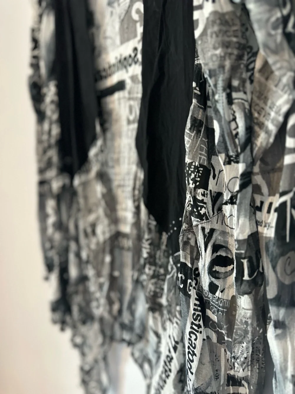 Black Gray Printed Open Front Cardigan Women’s Small Draped Lightweight Y2K - Picture 4 of 11